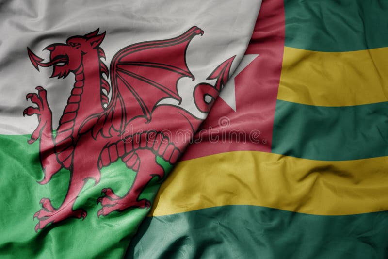 Bandeira nacional colorida de balsa e bandeira nacional do togo ilustração do vetor