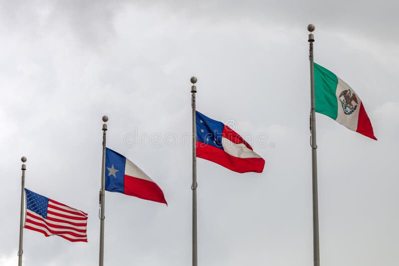 Bandeiras dos estados desatados de América, estado do Texas, a primeira bandeira nacional oficial da confederação e de México out imagens de stock royalty free Bandeiras dos estados desatados de América, estado do Texas, a primeira bandeira nacional oficial da confederação e de México out imagens de stock royalty free