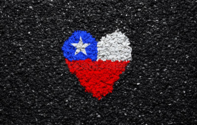 Bandera De Chile, Bandera Chilena, Corazón En El Fondo Negro, Piedras,  Grava Y Tabla, Papel Pintado Foto de archivo - Imagen de emblema, chileno:  132873838