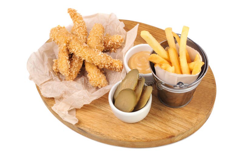 Bandes de poulet frit avec les pommes frites et la sauce image libre de droits Bandes de poulet frit avec les pommes frites et la sauce image libre de droits