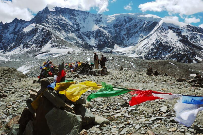 Bandierine Tibetane in Ladakh, India Di Preghiera Fotografia Stock -  Immagine di appendere, nubi: 27765324