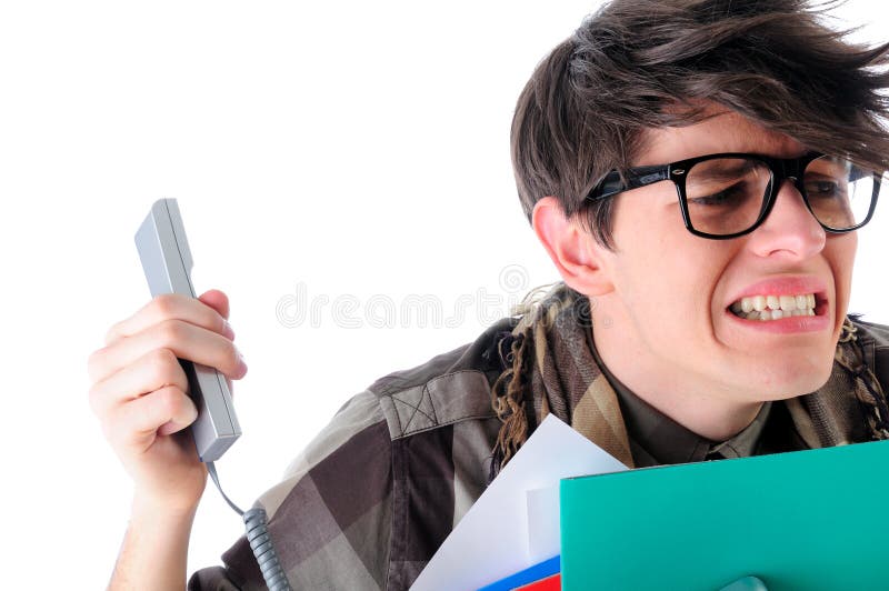 Bang gemaakte beklemtoonde bedrijfsdiemens op de telefoon, op wit wordt geïsoleerd stock foto's Bang gemaakte beklemtoonde bedrijfsdiemens op de telefoon, op wit wordt geïsoleerd stock foto's