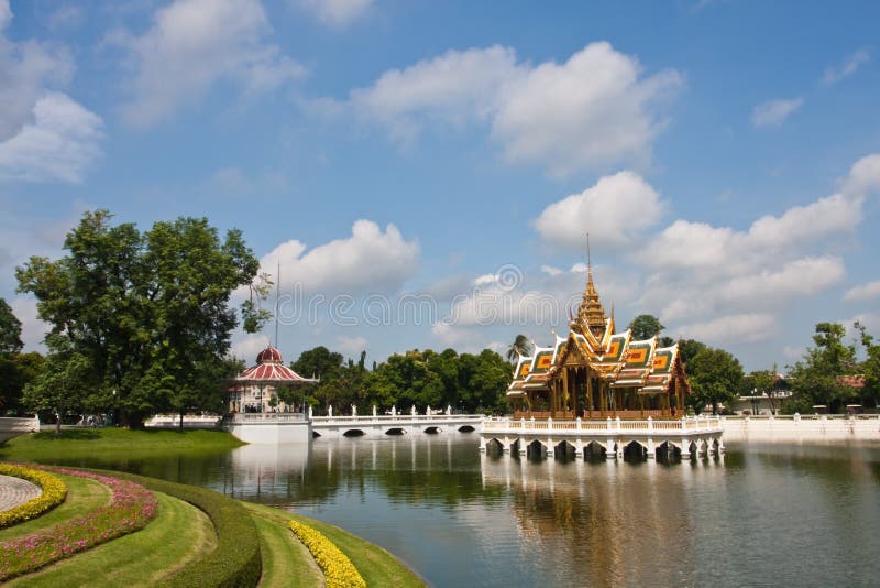 Bang pa-in palace