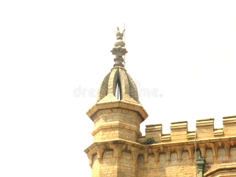 Bangalore, Karnataka, Índia - 23 de novembro de 2018 torreta floral do vértice no palácio de Bangalore imagens de stock royalty free Bangalore, Karnataka, Índia - 23 de novembro de 2018 torreta floral do vértice no palácio de Bangalore imagens de stock royalty free