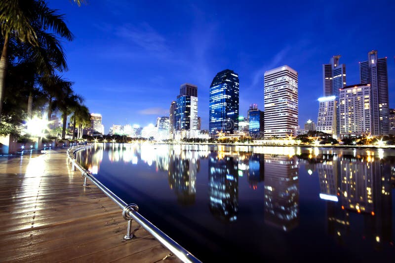 �Ҿ������ҧ