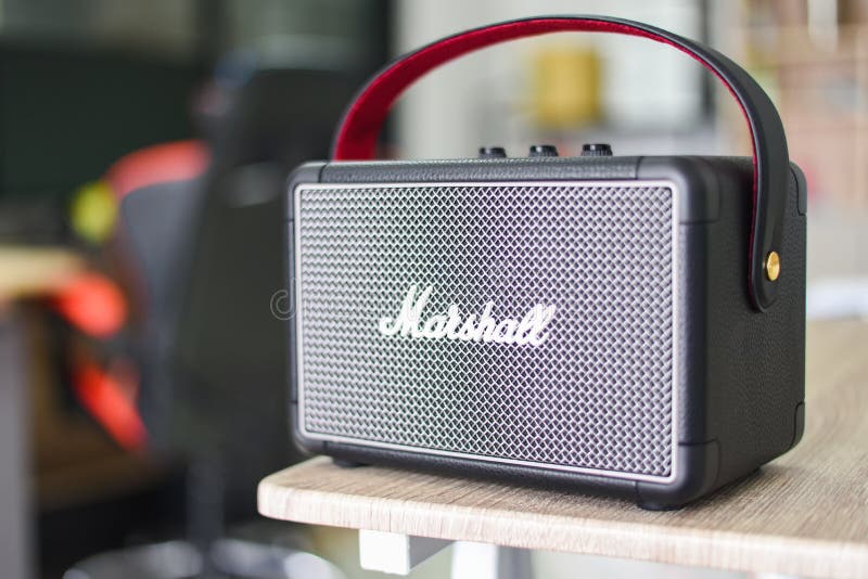 Bangkok Tailandia 14 De Agosto De 2020 : Marshall Kilburn 2 Altavoz  Bluetooth Es Una Marca Líder a Nivel Mundial En Amplificación Imagen  editorial - Imagen de touchscreen, estudio: 193686280, altavoz marshall  bluetooth