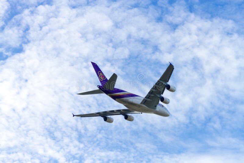 Bangkok, Tailandia - 26 de mayo de 2016: Aeroplano de Thai Airways, en imágenes de archivo libres de regalías Bangkok, Tailandia - 26 de mayo de 2016: Aeroplano de Thai Airways, en imágenes de archivo libres de regalías