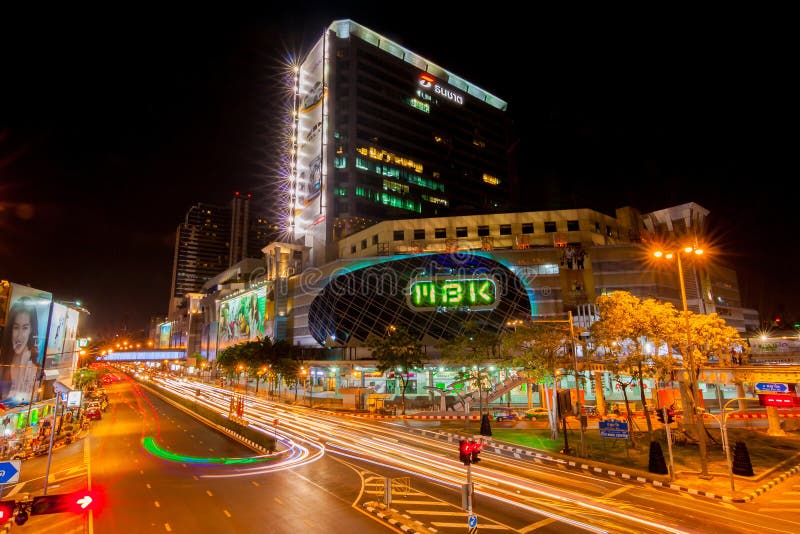 Bangkok, Tailandia - 8 dicembre 2015: Paesaggio dell'acquisto di MBK fotografia stock libera da diritti Bangkok, Tailandia - 8 dicembre 2015: Paesaggio dell'acquisto di MBK fotografia stock libera da diritti