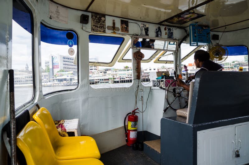Bangkok, Tailandia: Driver della barca fotografie stock libere da diritti