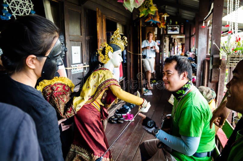 Bangkok, Thailandia: Lo spettacolo di marionette fotografia stock libera da diritti