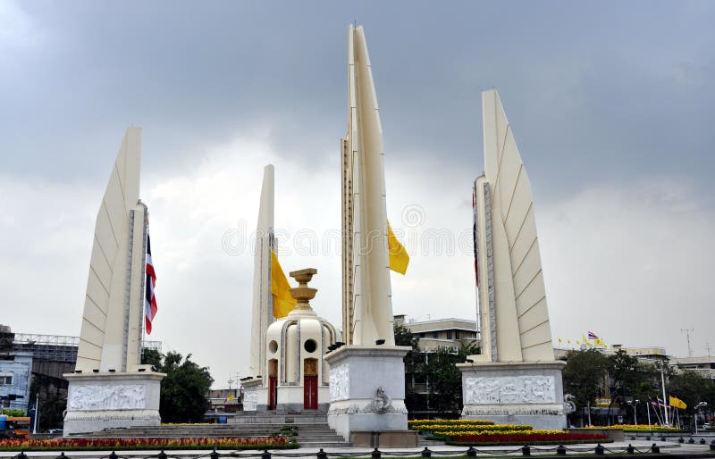 Bangkok, Tailandia: Monumento de la democracia fotos de archivo libres de regalías Bangkok, Tailandia: Monumento de la democracia fotos de archivo libres de regalías