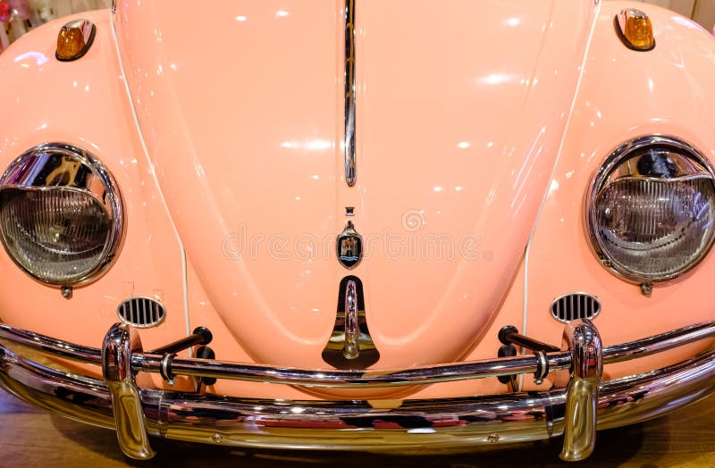Bangkok, Thailand-02 APR 2018: Volkswagen Beetle-auto in Bangkok hello kithouse royalty-vrije stock afbeeldingen Bangkok, Thailand-02 APR 2018: Volkswagen Beetle-auto in Bangkok hello kithouse royalty-vrije stock afbeeldingen