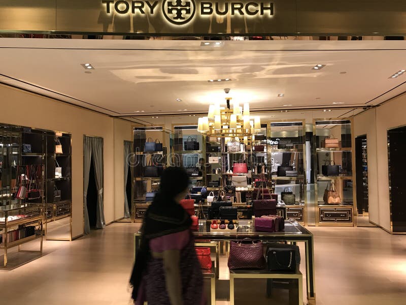 Bangkok, Thailand - December 20, 2017: Showcase of Tory Burch Brand  Boutique Editorial Photography - Image of commercial, airport: 107195822