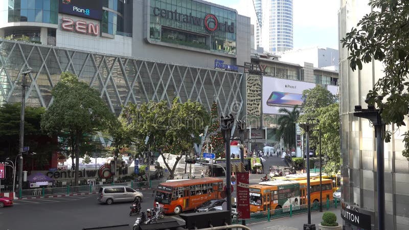 BANGKOK, THAILAND - 6. Dezember 2017: Bangkok-Tagesverkehr