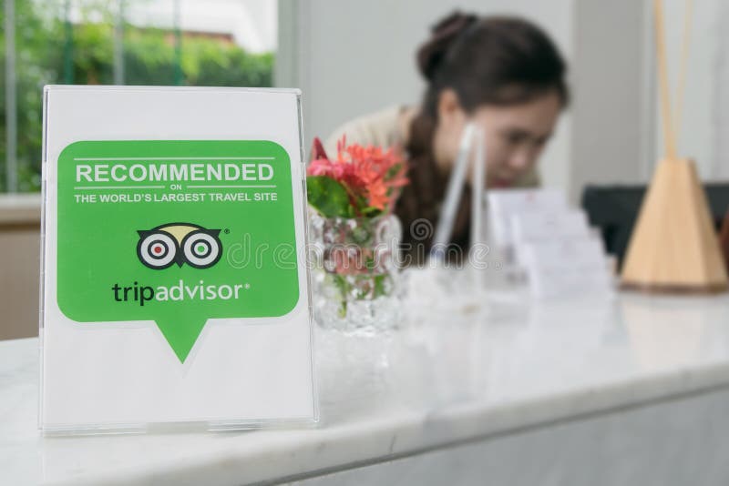 Bangkok, Thailand - 14 Januari 2019 - TripAdvisor die bij hotelontvangst wordt geadviseerd TripAdvisor verstrekt overzichten van stock afbeeldingen Bangkok, Thailand - 14 Januari 2019 - TripAdvisor die bij hotelontvangst wordt geadviseerd TripAdvisor verstrekt overzichten van stock afbeeldingen