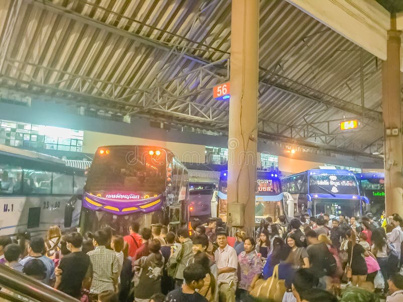 Bangkok, Thailand - July 7, 2017: Crowds of people waiting for b royalty free stock images Bangkok, Thailand - July 7, 2017: Crowds of people waiting for b royalty free stock images