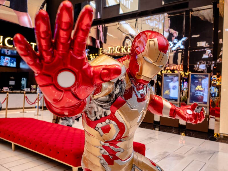Bangkok Thailand - Maj 7, 2019: Den Iron Man modellshowen i bås för hämnareEndgameutställning på iconsiam, Iron Man är ett uppdik arkivfoton Bangkok Thailand - Maj 7, 2019: Den Iron Man modellshowen i bås för hämnareEndgameutställning på iconsiam, Iron Man är ett uppdik arkivfoton