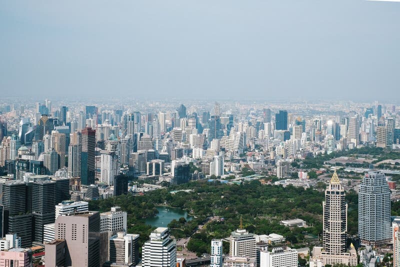 Bangkok, Thailand - 29. März 2019: Fotos der Bangkok-Stadtlinie, -landschaft und -wolkenkratzer lizenzfreies stockbild Bangkok, Thailand - 29. März 2019: Fotos der Bangkok-Stadtlinie, -landschaft und -wolkenkratzer lizenzfreies stockbild