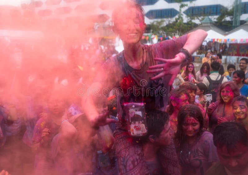 Bangkok Thailand am 27. März 2016: Holi-Festival, Holi Rangotsav an Thammasat-Universität, am 27. März 2016 in Bangkok, Thailand stockfotografie Bangkok Thailand am 27. März 2016: Holi-Festival, Holi Rangotsav an Thammasat-Universität, am 27. März 2016 in Bangkok, Thailand stockfotografie