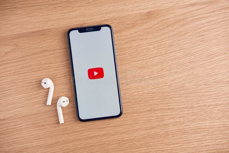 Màn hình YouTube trên Apple (Thái Lan): Xem những video thú vị trên màn hình YouTube trên Apple và tận hưởng chất lượng hình ảnh và âm thanh tuyệt vời nhất. Tận hưởng trải nghiệm giải trí đỉnh cao với những video yêu thích của bạn.