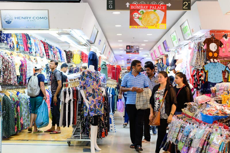 leven Resistent Chemicaliën Bangkok, Thailand - 22 September 2019 : Groothandelsmarkt Voor Goedkope  Kleding Op Het Indra-plein Pratunam Redactionele Fotografie - Image of  opslag, stof: 159848732