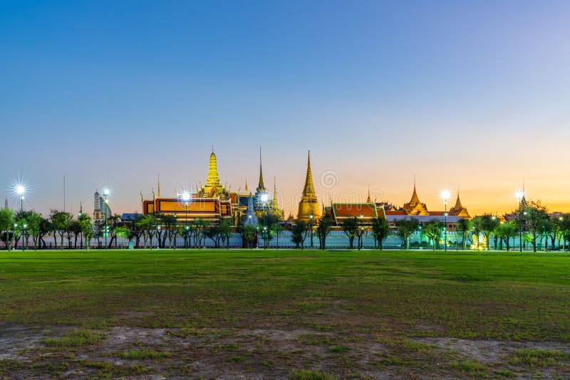 In Bangkok with Wat phra kaew temple at sunset time, The grand palace temple of the emerald buddha, official name is Wat Phra Si Rattana Satsadaram are travel destination in Bangkok, Thailand. Inheritance buddhism stock images, royalty-free photos and pictures
