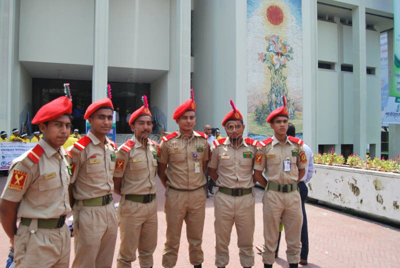 Bangladesh den nationella kadettkåren BNCC är enservice organisation som består av armén, marinen och flygvapnet för skola, c royaltyfri bild Bangladesh den nationella kadettkåren BNCC är enservice organisation som består av armén, marinen och flygvapnet för skola, c royaltyfri bild