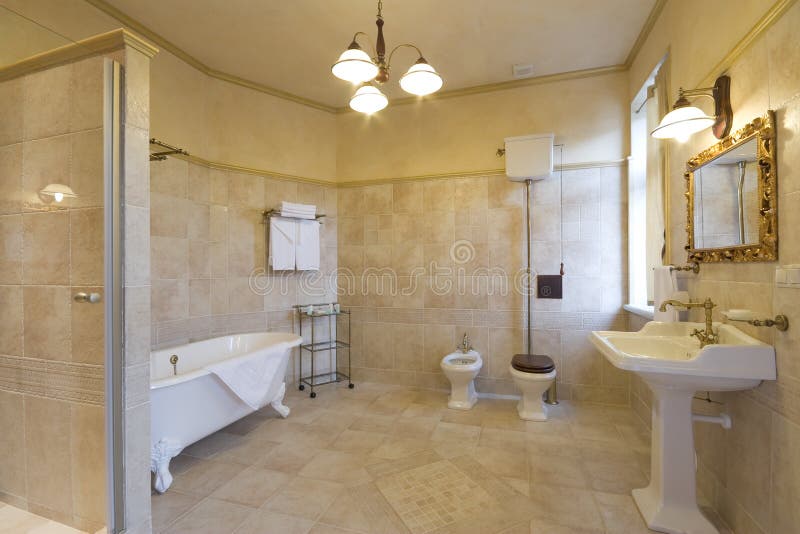 Casa de banho confortável imagem de stock royalty free