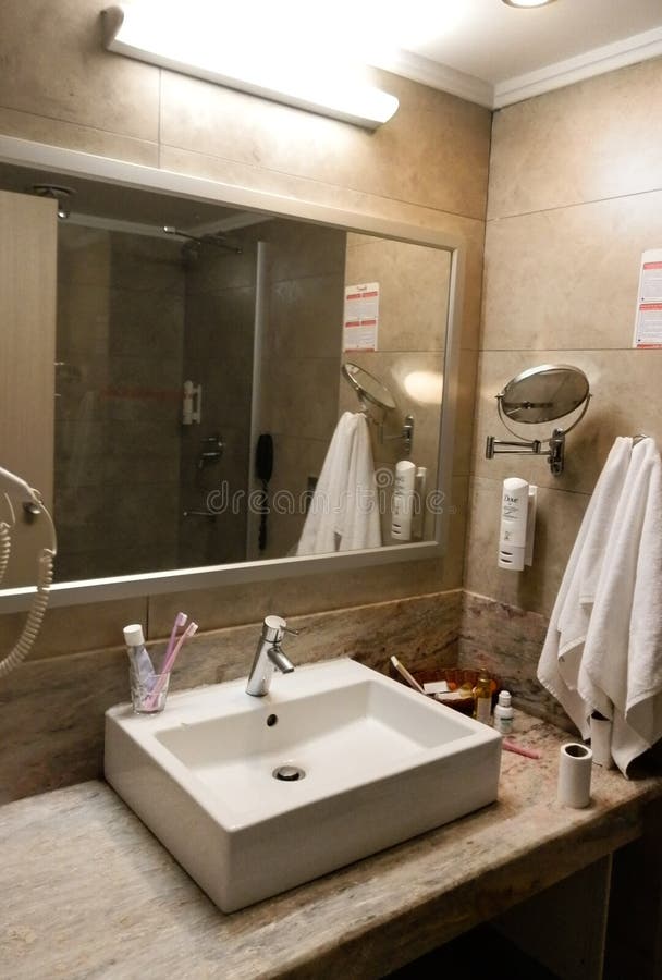 Banheiro no hotel turco em Antalya imagens de stock Banheiro no hotel turco em Antalya imagens de stock