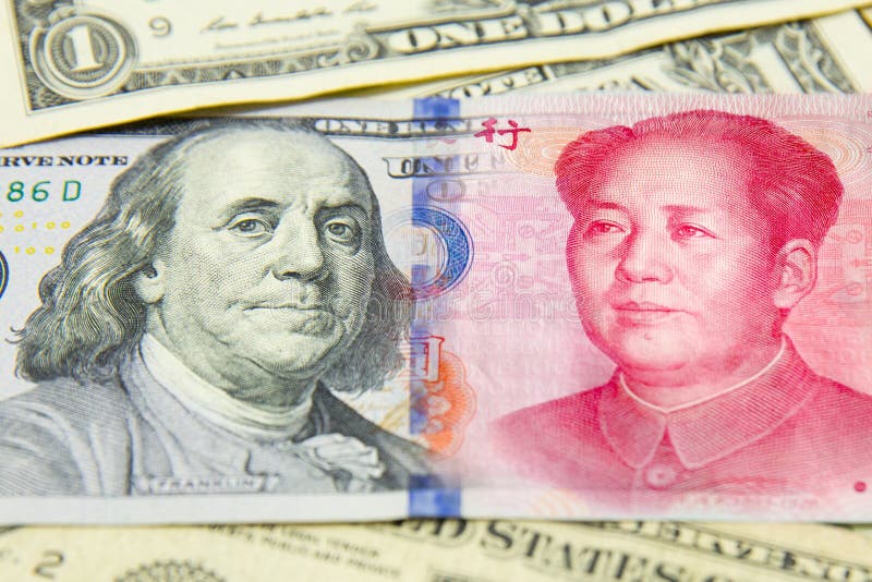 Banknote, Dollar und Yuan Wirtschaftsschach conpetition Konzept vielen Banknote Stapel von verschiedenen Währungen Nahaufnahme de stockfotos Banknote, Dollar und Yuan Wirtschaftsschach conpetition Konzept vielen Banknote Stapel von verschiedenen Währungen Nahaufnahme de stockfotos