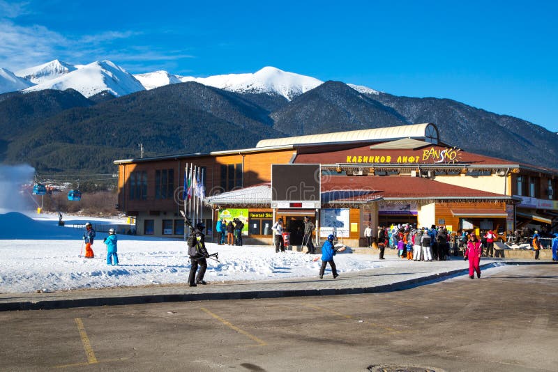 Bansko narty stacja, wagonu kolei linowej dźwignięcie, Bułgaria zdjęcie stock
