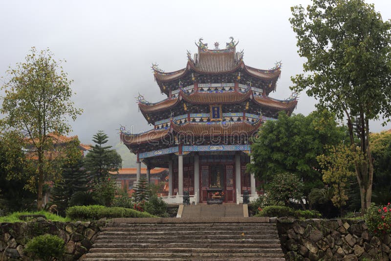 Baoen寺庙在下雨天中