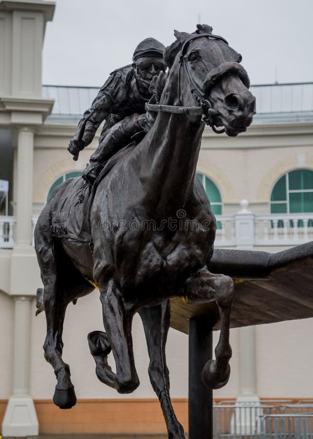 Barbaro Statue Outside Av Churchill Downs Redaktionell Foto Bild av