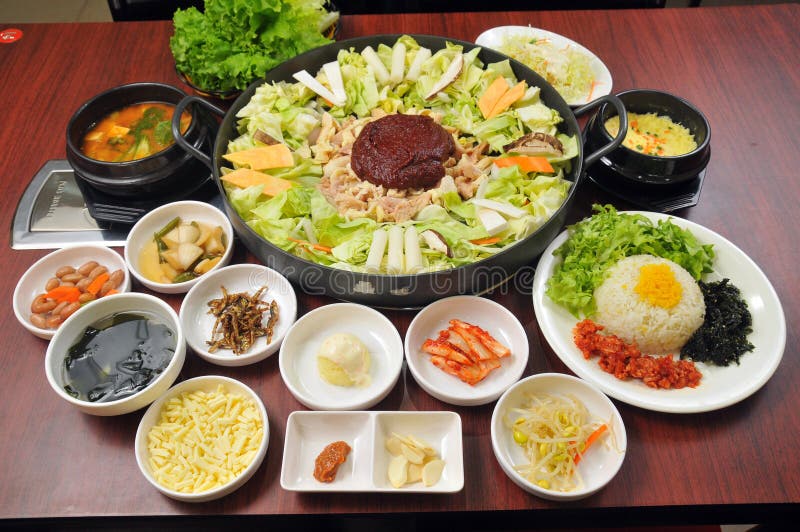 BBQ coréen photo stock. Image du ingrédient, légume, côté - 40877044