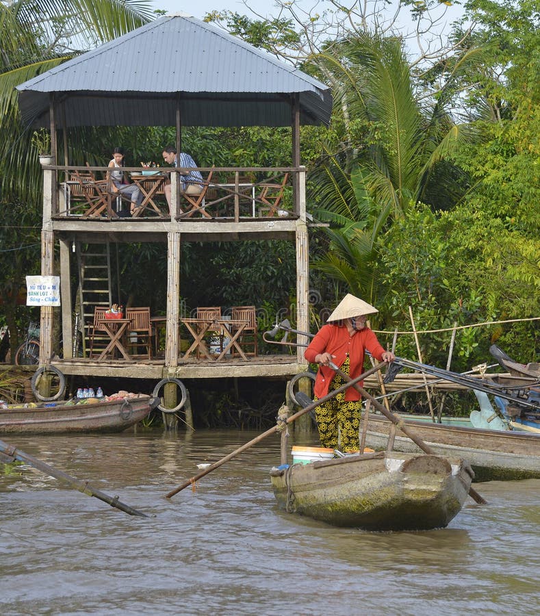 Barca a Phong Dien Floating Market fotografie stock libere da diritti Barca a Phong Dien Floating Market fotografie stock libere da diritti