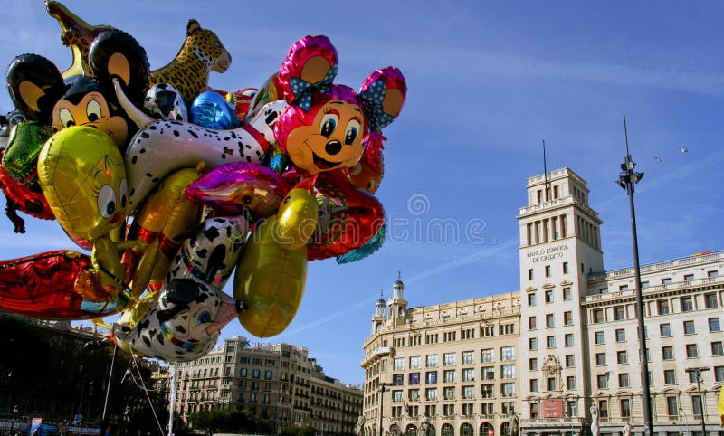 Barcelona, Catalonia, Hiszpania - Ballons w Placa De Catalunya obraz stock Barcelona, Catalonia, Hiszpania - Ballons w Placa De Catalunya obraz stock