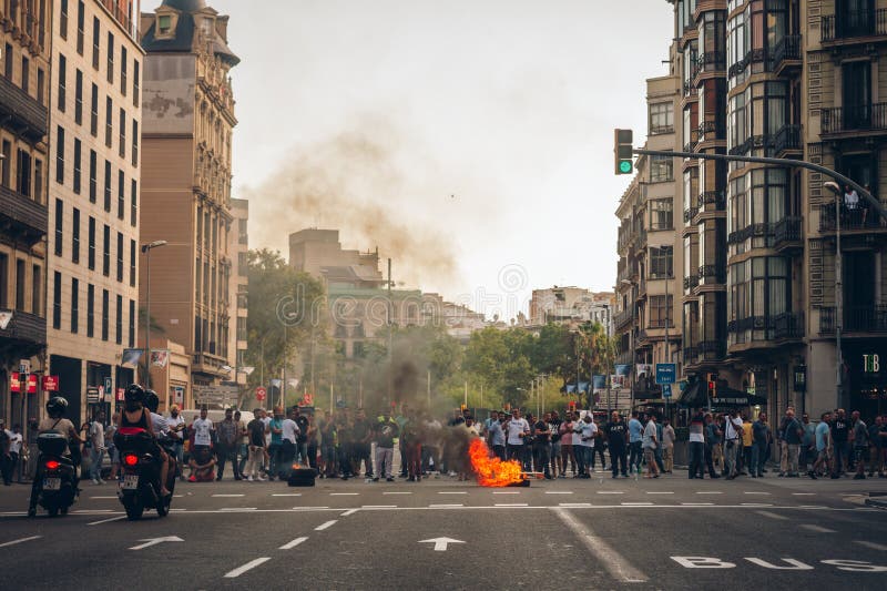 Barcelona, España - 27 de julio de 2018: Huelga del taxi sobre Uber y Cabify foto de archivo libre de regalías Barcelona, España - 27 de julio de 2018: Huelga del taxi sobre Uber y Cabify foto de archivo libre de regalías