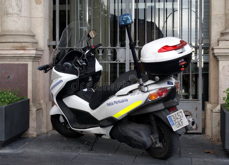 Barcelona Police Scooter editorial stock image. Image of control 19119959