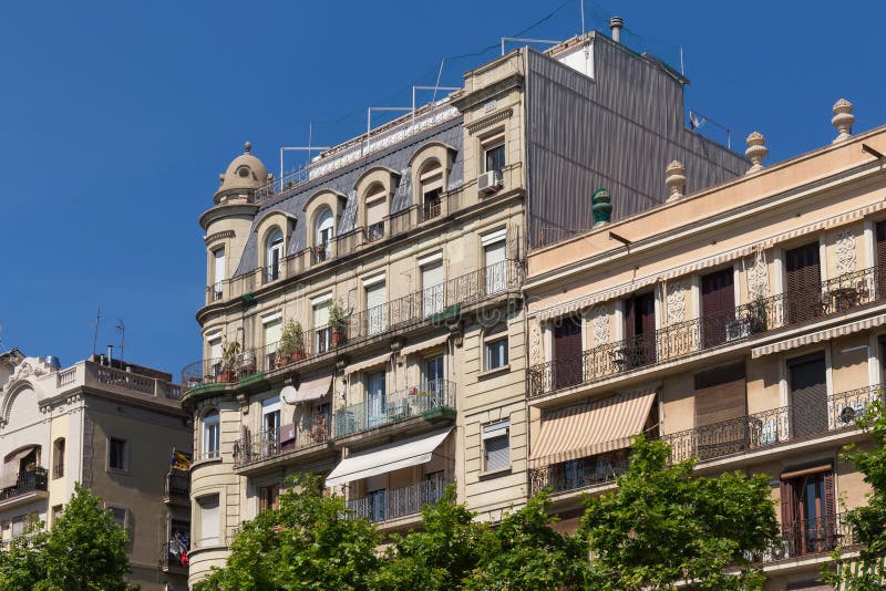 BARCELONA, SPAIN - MAY 15, 2017: One of the old historical buildings in modern style in the center of Barcelona in sunny day royalty free stock photography BARCELONA, SPAIN - MAY 15, 2017: One of the old historical buildings in modern style in the center of Barcelona in sunny day royalty free stock photography