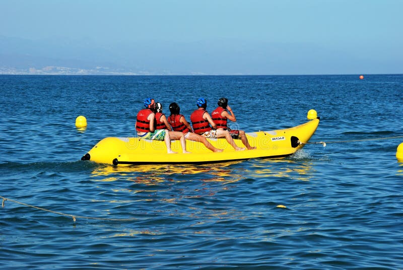 Barcos De Banana Para O Aluguel Na Praia Do Fort Lauderdale Imagem de