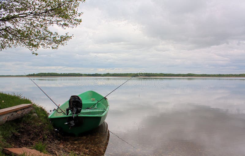 Barco en el lago