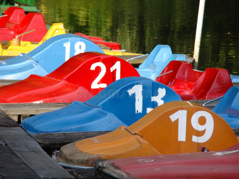 Barcos coloridos do pedal