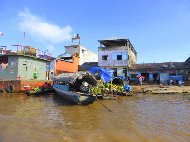 Barcos De Banana No Porto Fluvial Imagem Editorial Imagem de barco