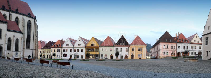 Bardejov - cidade do unesco - panorama na noite imagem de stock royalty free Bardejov - cidade do unesco - panorama na noite imagem de stock royalty free