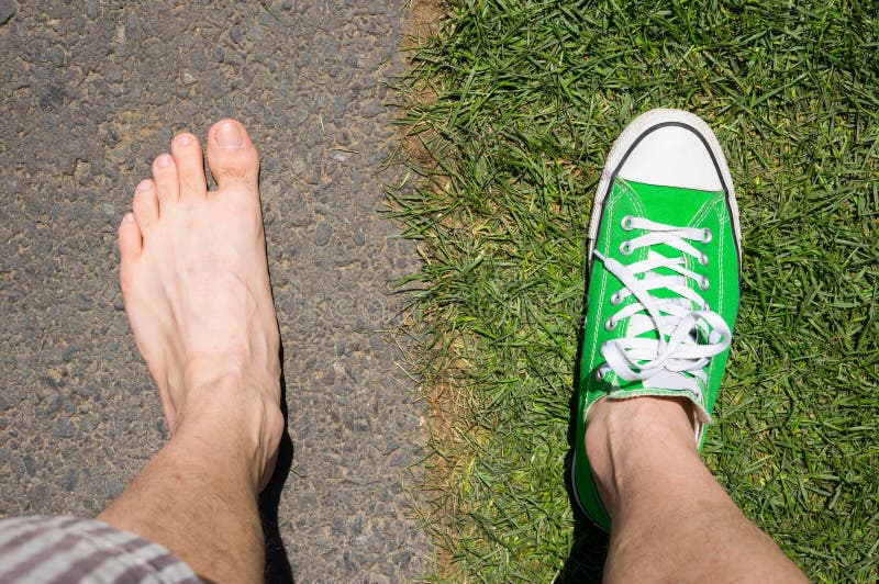 Barefoot versus wearing sneakers grass versus asphalt