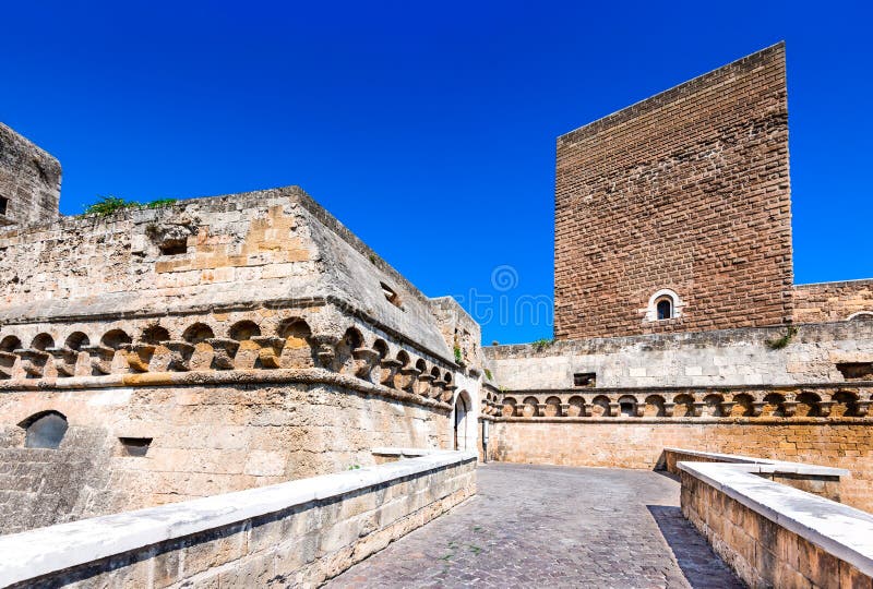 Bari, Puglia, Itália - Castello Svevo