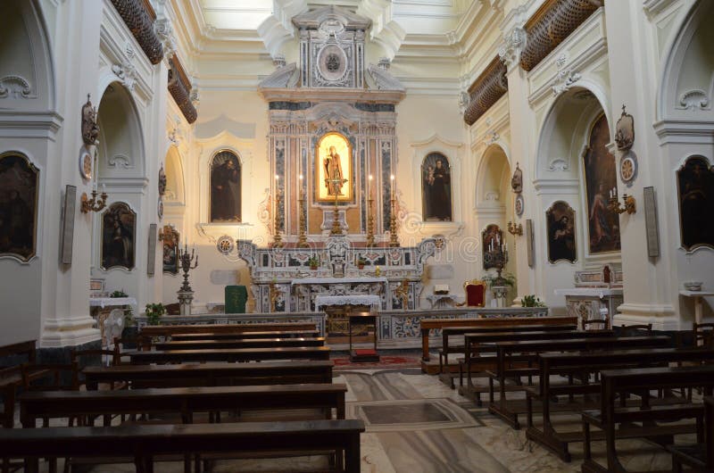 Bari, W? ochy 10 01 2015: Religijni budynki Bari fotografia stock