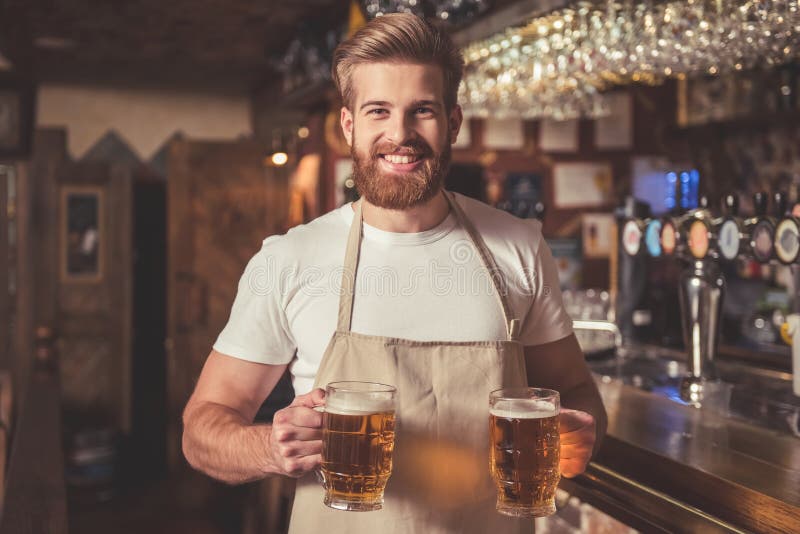 Barman barbu beau photographie stock Barman barbu beau photographie stock