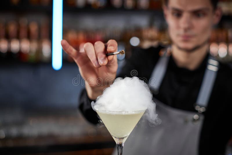 Comment faire un cocktail fumé ? - Formation barman