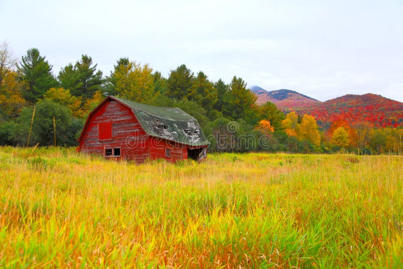A barn in the colors of fall stock images A barn in the colors of fall stock images